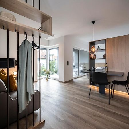 Sambucus Apartments -Premium Apartments For You And Your Dog Lana Eksteriør billede