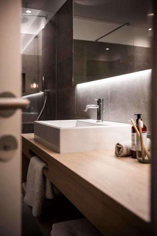 Sambucus Apartments -Premium Apartments For You And Your Dog Lana Eksteriør billede