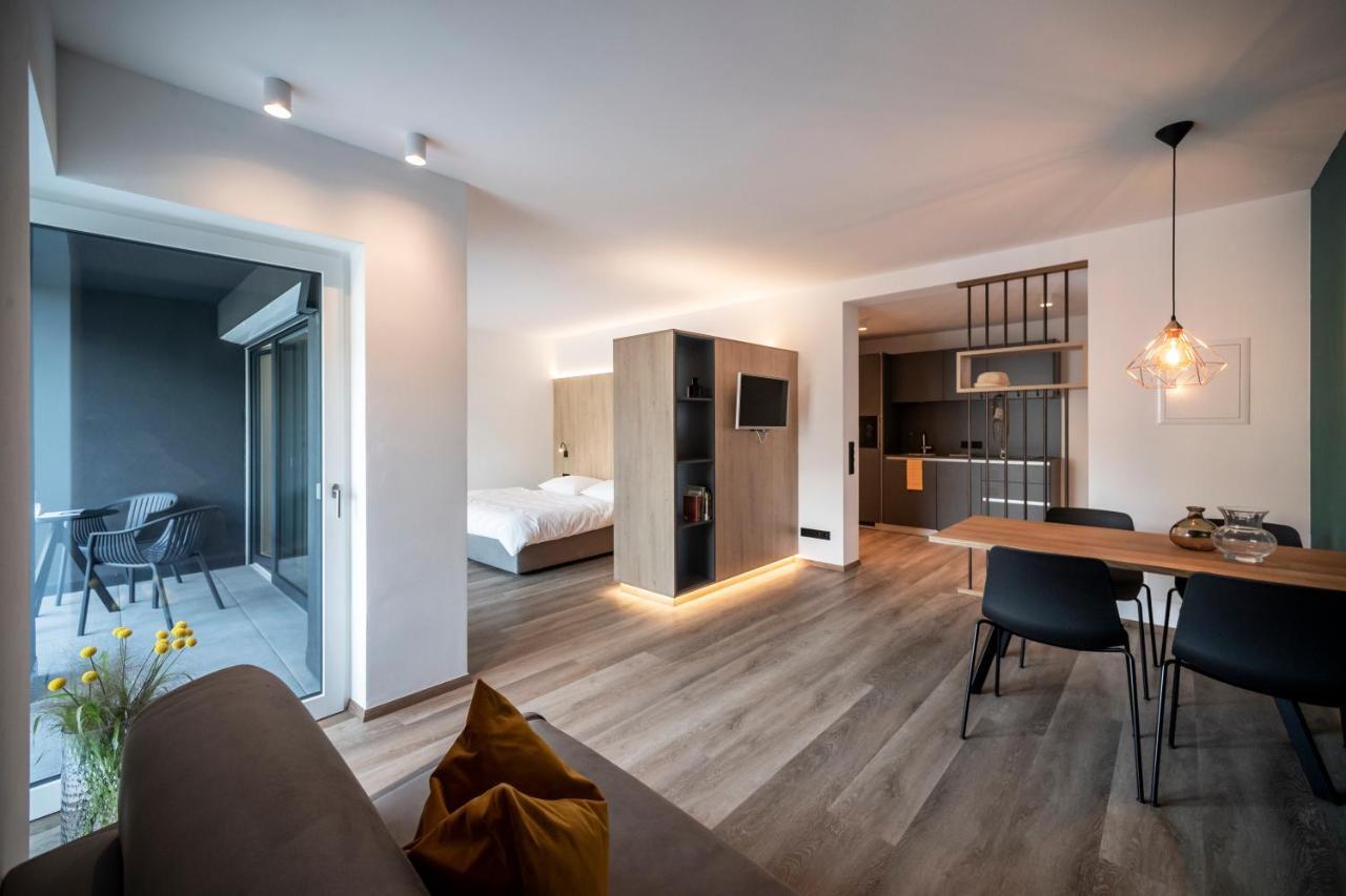 Sambucus Apartments -Premium Apartments For You And Your Dog Lana Eksteriør billede