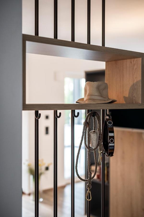 Sambucus Apartments -Premium Apartments For You And Your Dog Lana Eksteriør billede
